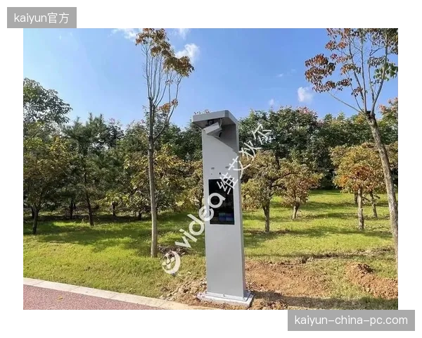 当智慧步道、AI摄像头遍布社区，我们如何在推动精准运动干预的同时，严格遵守《个人信息保护法》，避免技术沦为无形的监控？